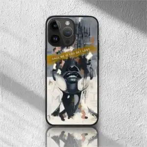 Husă telefon cu ilustrație artistică și mesaj „Call Me If You Get Lost”.