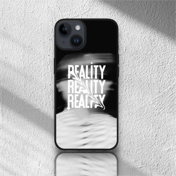 Husă telefon cu design iluzie optică alb-negru și text „Reality” distorsionat