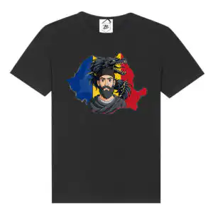 Tricou cu hartă României, steagul național, personaj istoric cu barbă și dragon