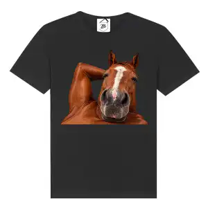 Tricou negru funny cu un cal relaxat și expresie amuzantă